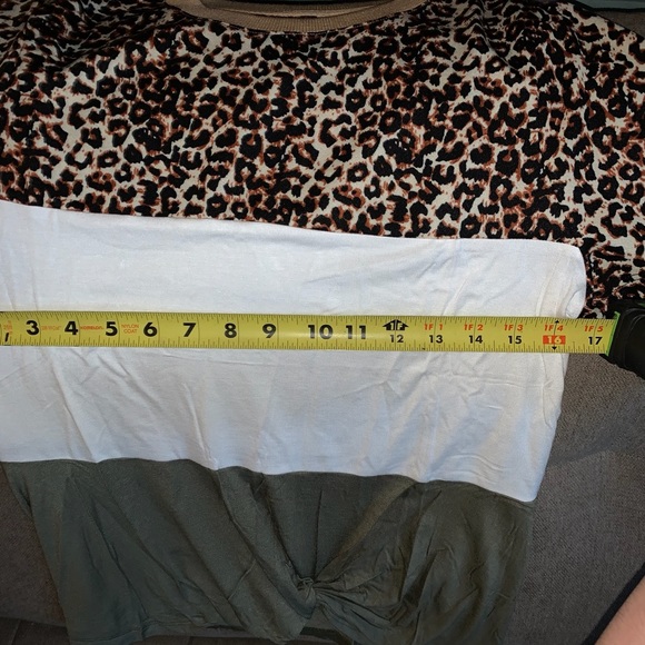 Leopard tee ✨ - Picture 4 of 5